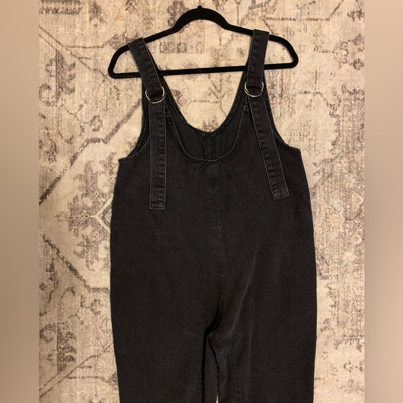 Stylish Black Overalls - Picture 3 of 3